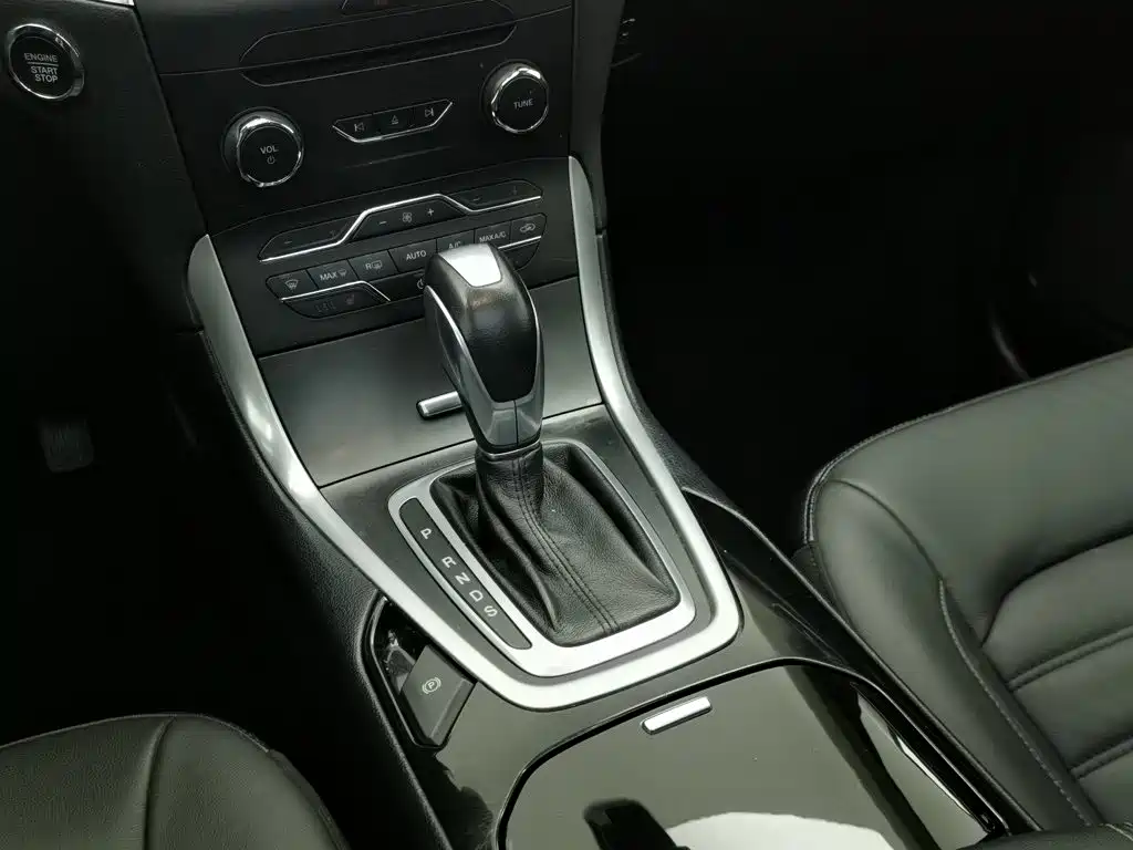 Ford Edge — миниатюра 13