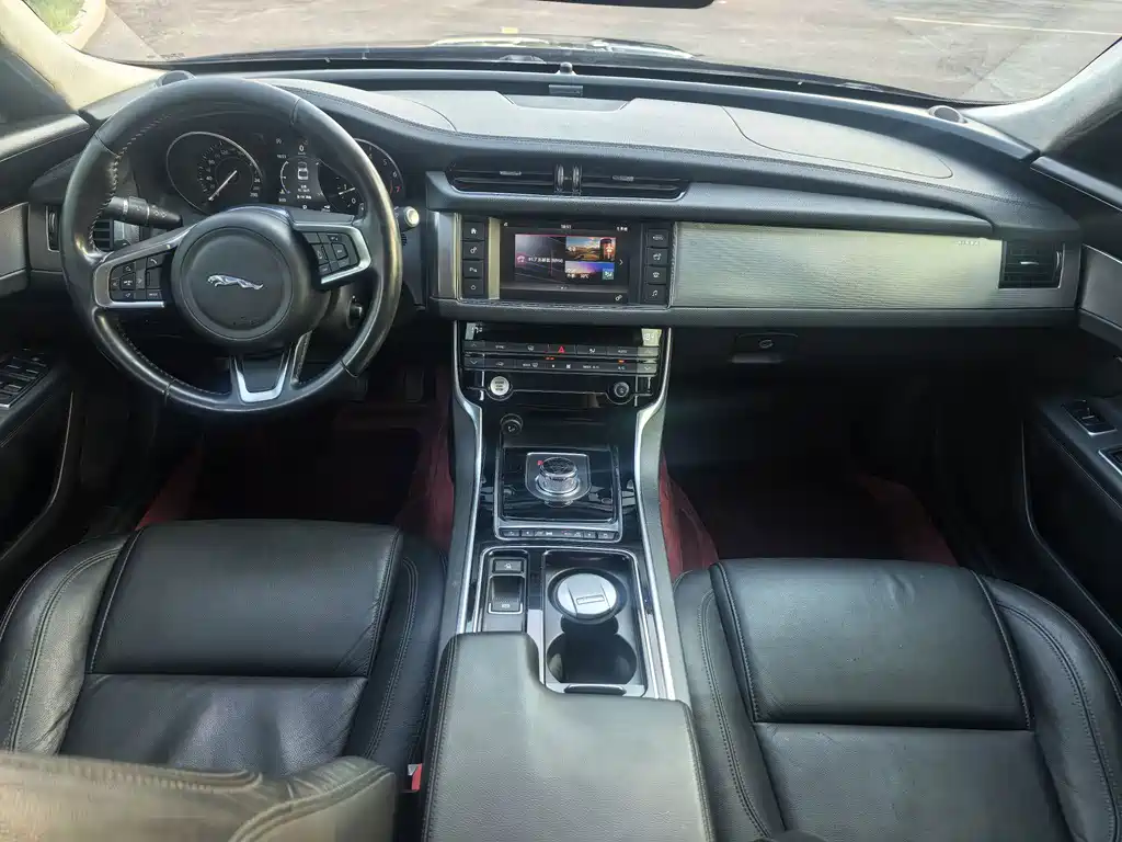 Jaguar XFL — миниатюра 8