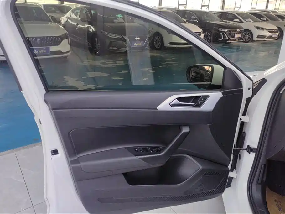 Volkswagen Polo 2021 Plus 1.5L AT