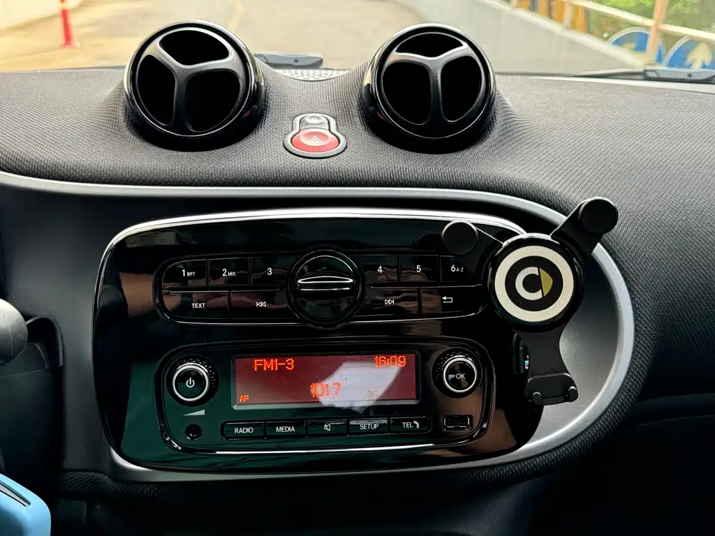 smart Smart Fortwo — миниатюра 12