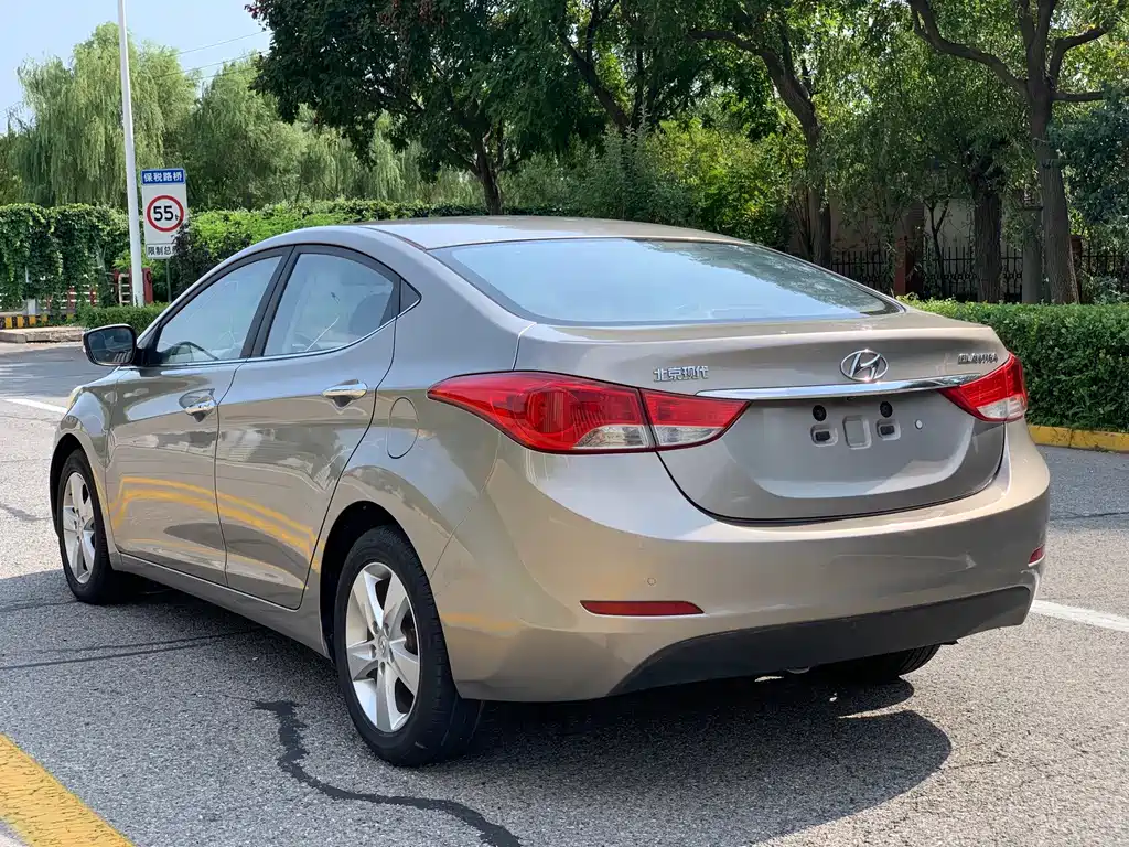 Hyundai Elantra Langdong — миниатюра 8