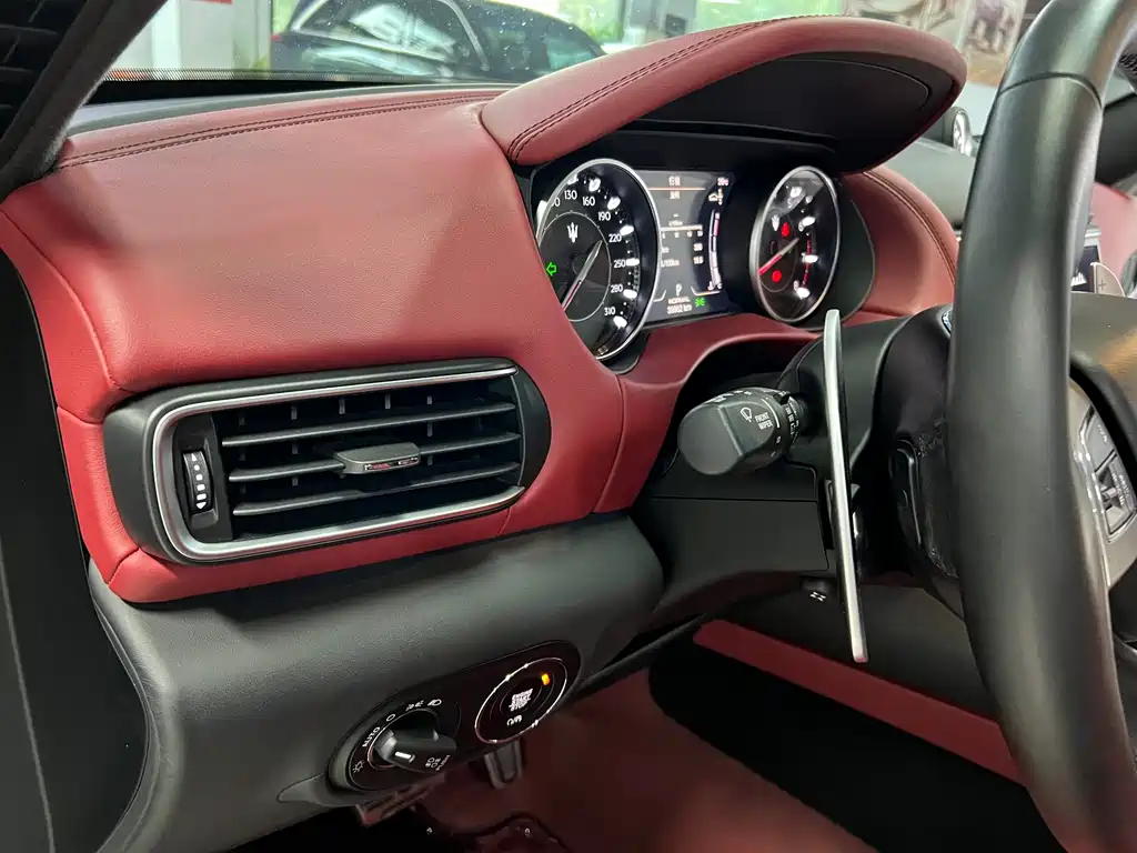 Maserati Levante — миниатюра 15