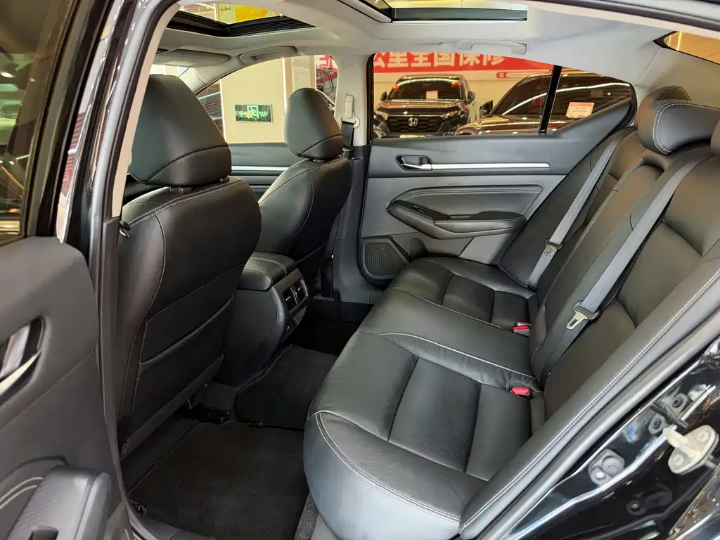Nissan Teana — миниатюра 12