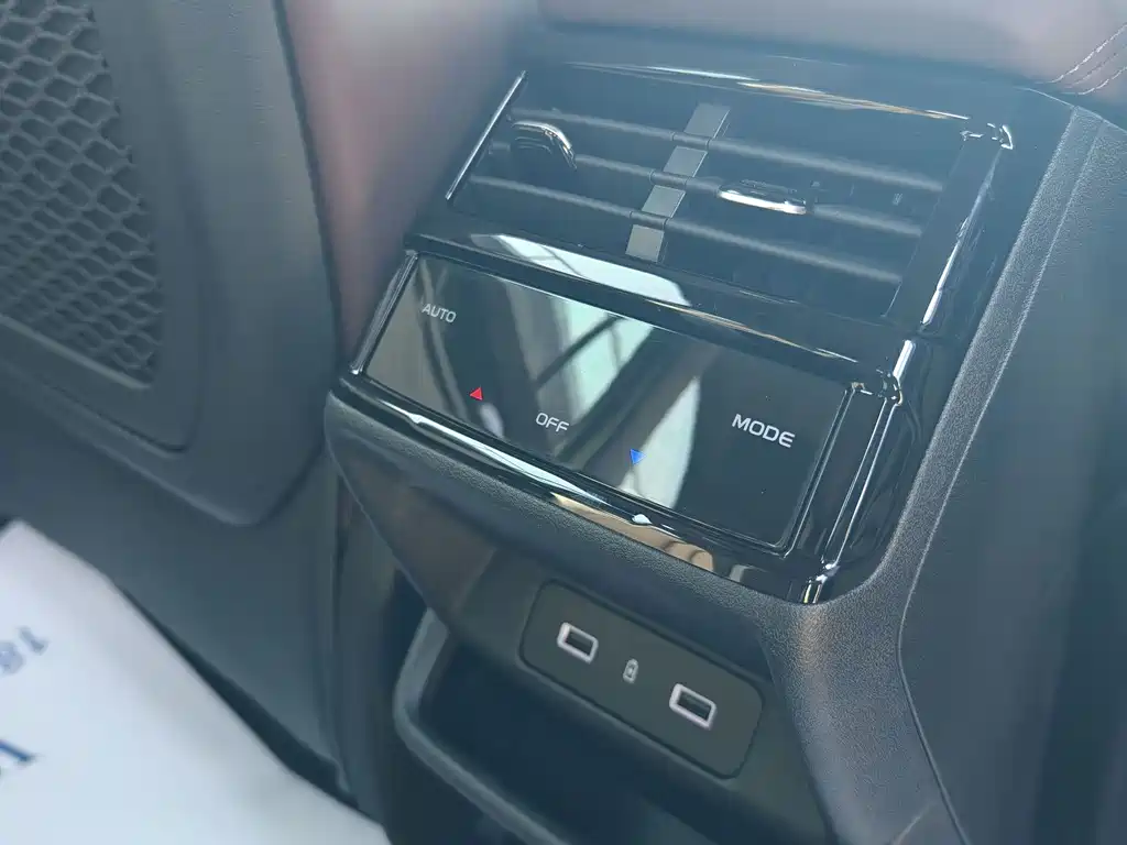 Geely Xingyue L — миниатюра 11