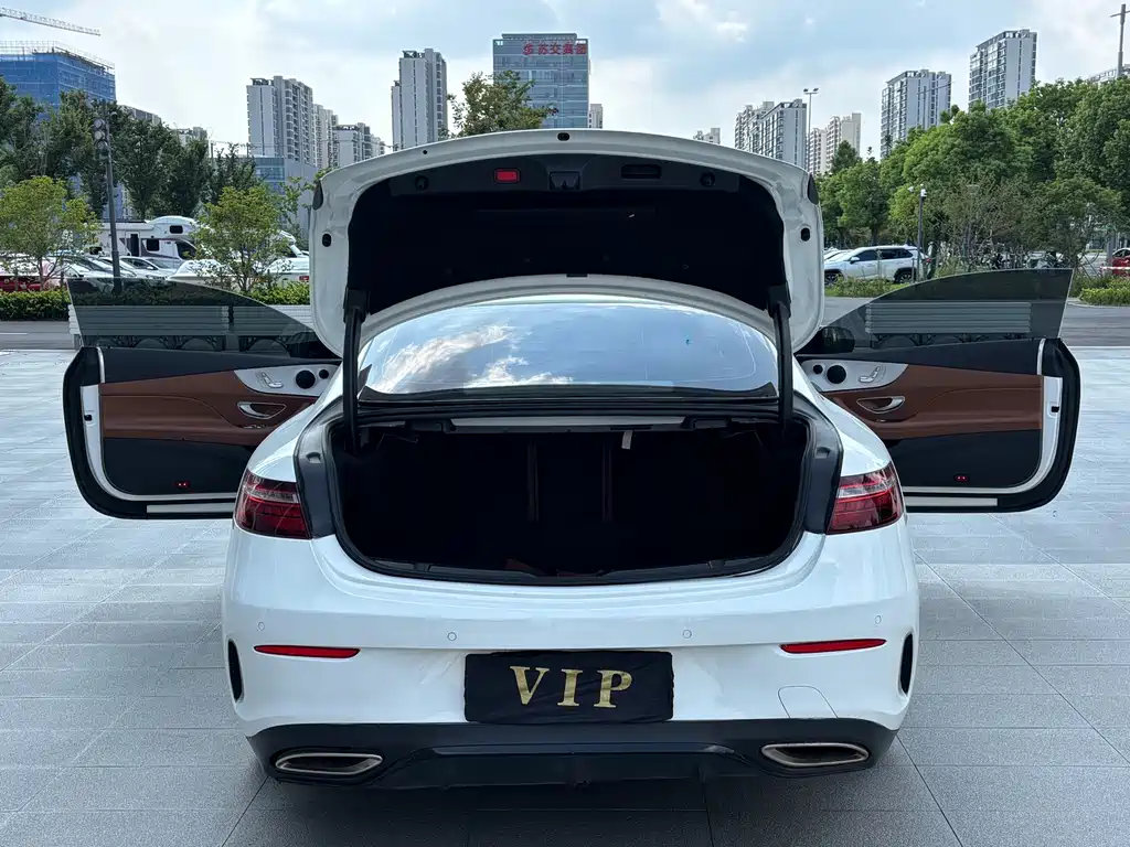 Mercedes-Benz E-Class (Import) — миниатюра 16