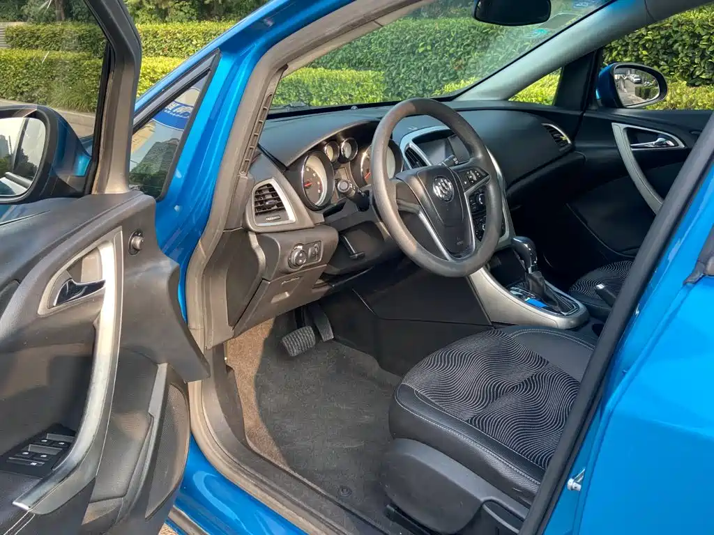Buick Excelle — миниатюра 4