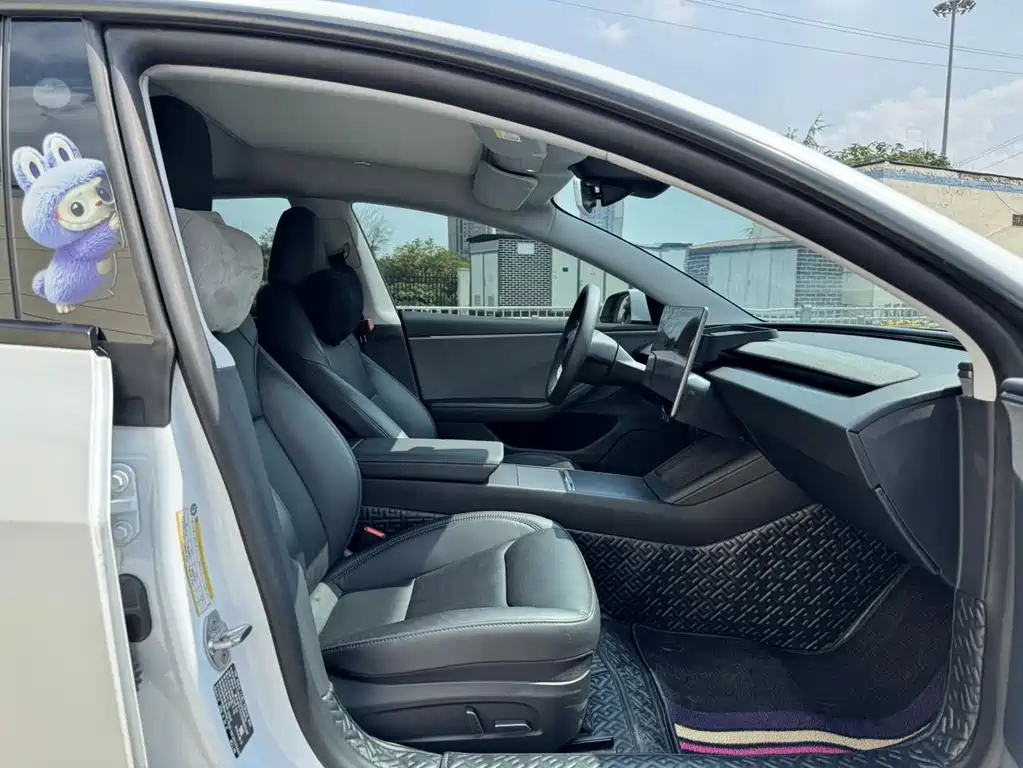 Tesla Model 3 — миниатюра 16