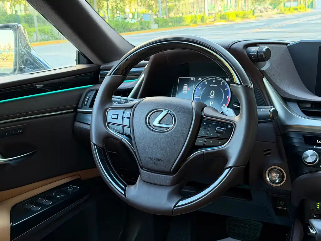 Lexus ES — миниатюра 8