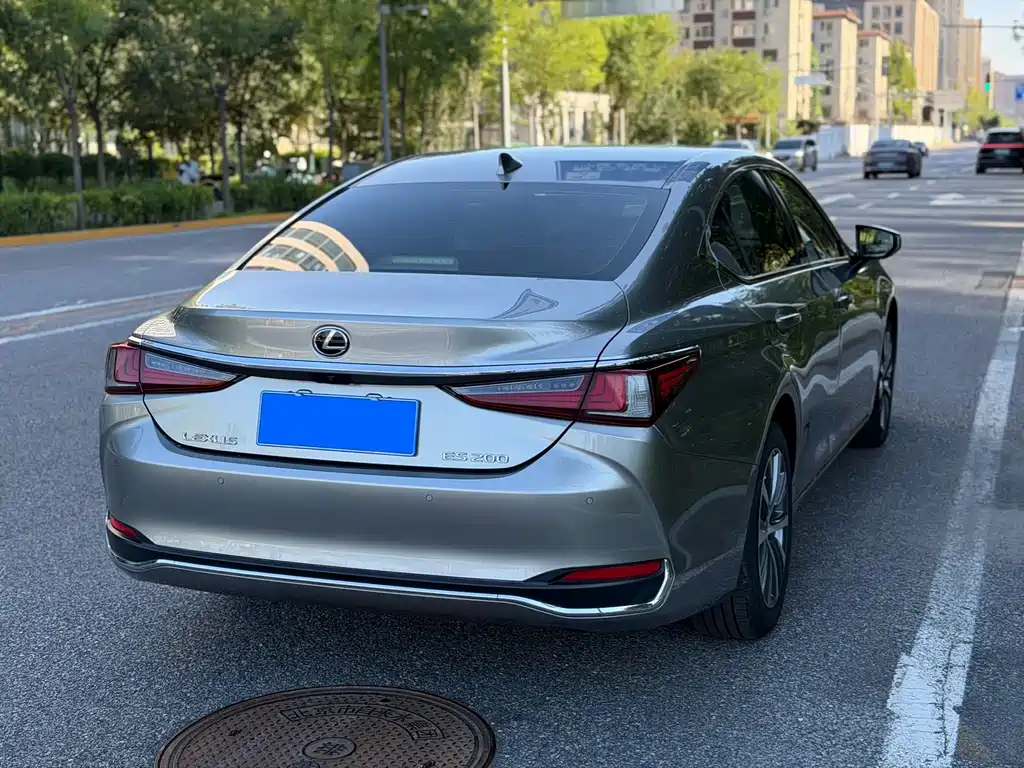 Lexus ES — миниатюра 26