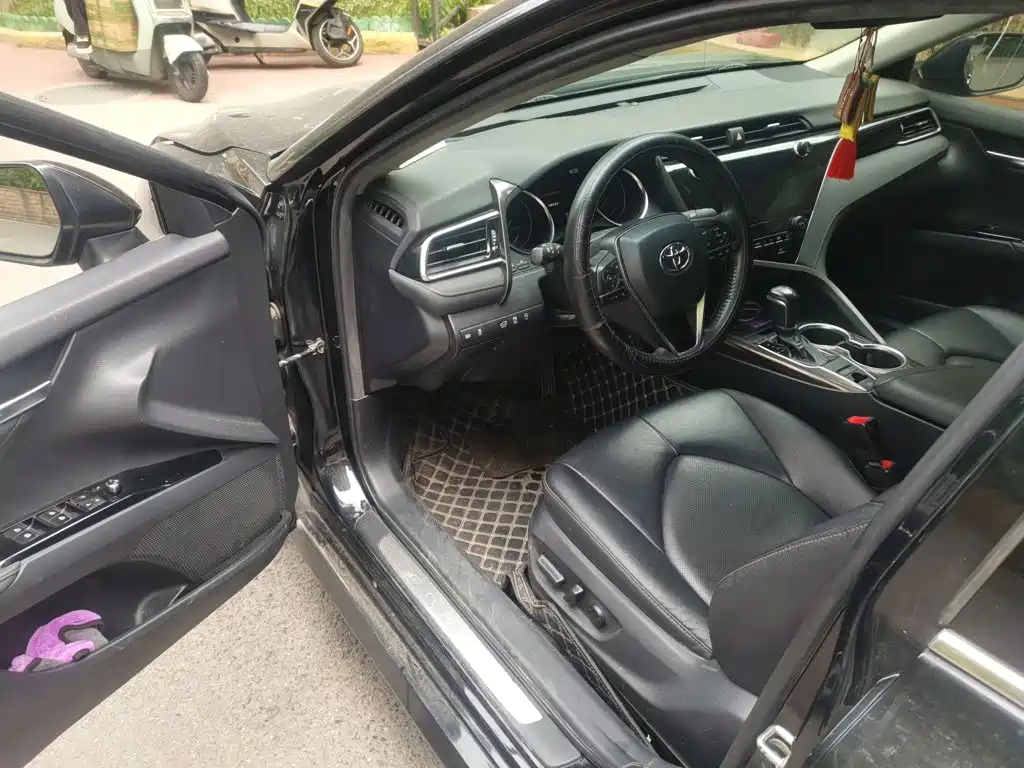 Toyota Camry — миниатюра 17