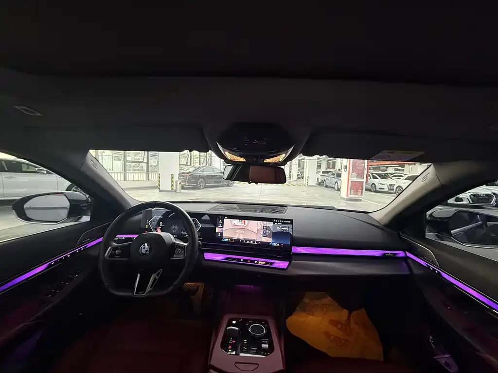 BMW 5 Series — миниатюра 4