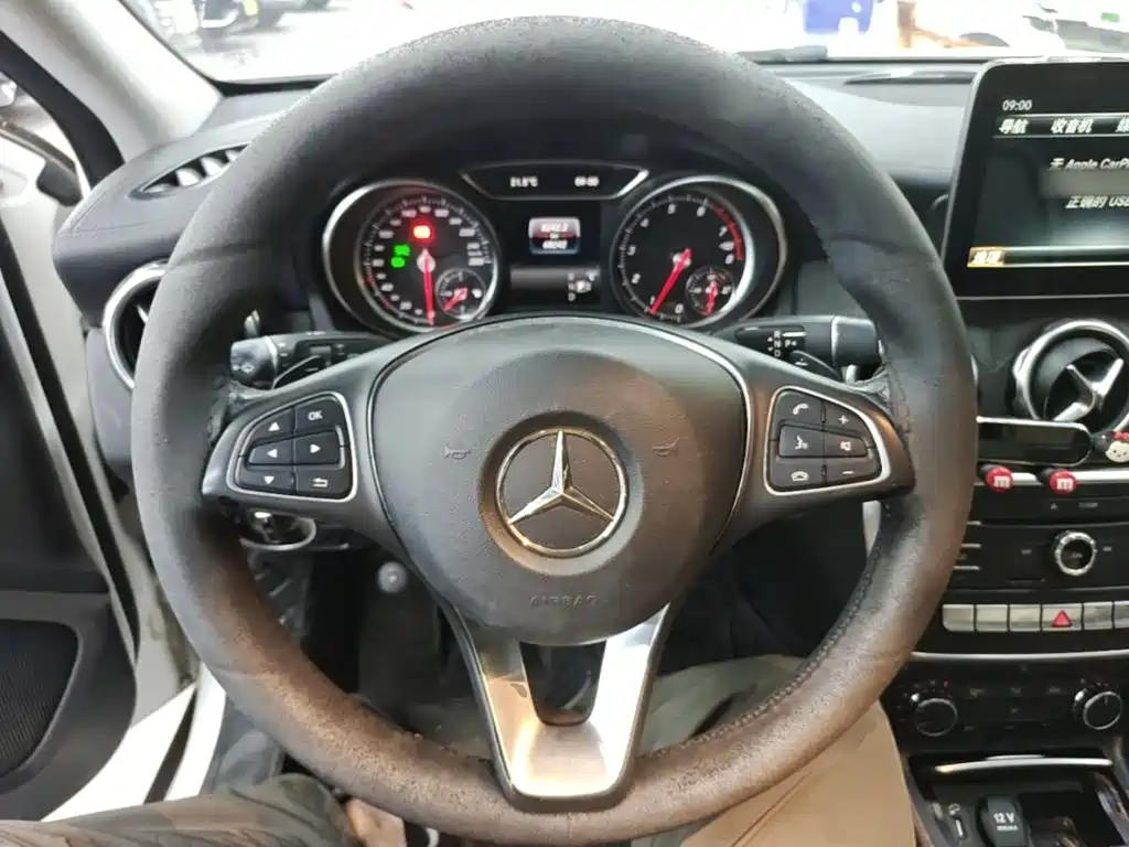Mercedes-Benz GLA — миниатюра 11