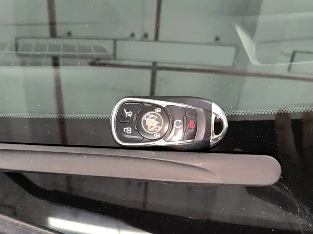 Buick Enclave — миниатюра 9