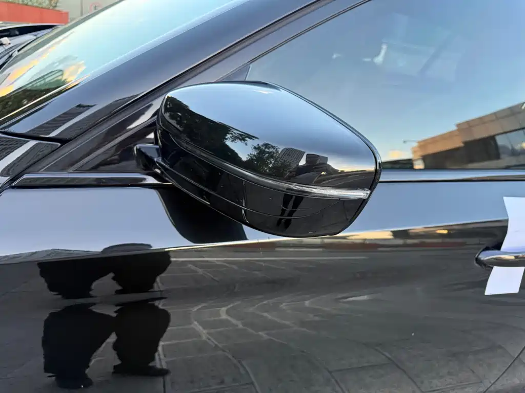 BMW 5 Series — миниатюра 15