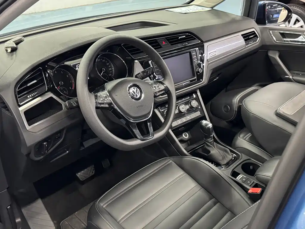 Volkswagen Touran — миниатюра 3