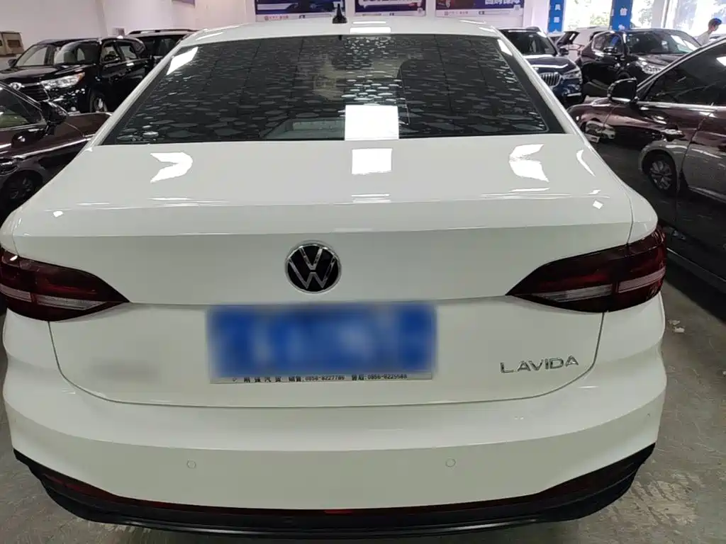 Volkswagen Lavida — миниатюра 6