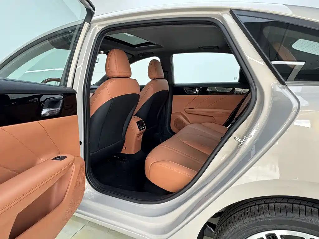 Roewe i6 — миниатюра 6