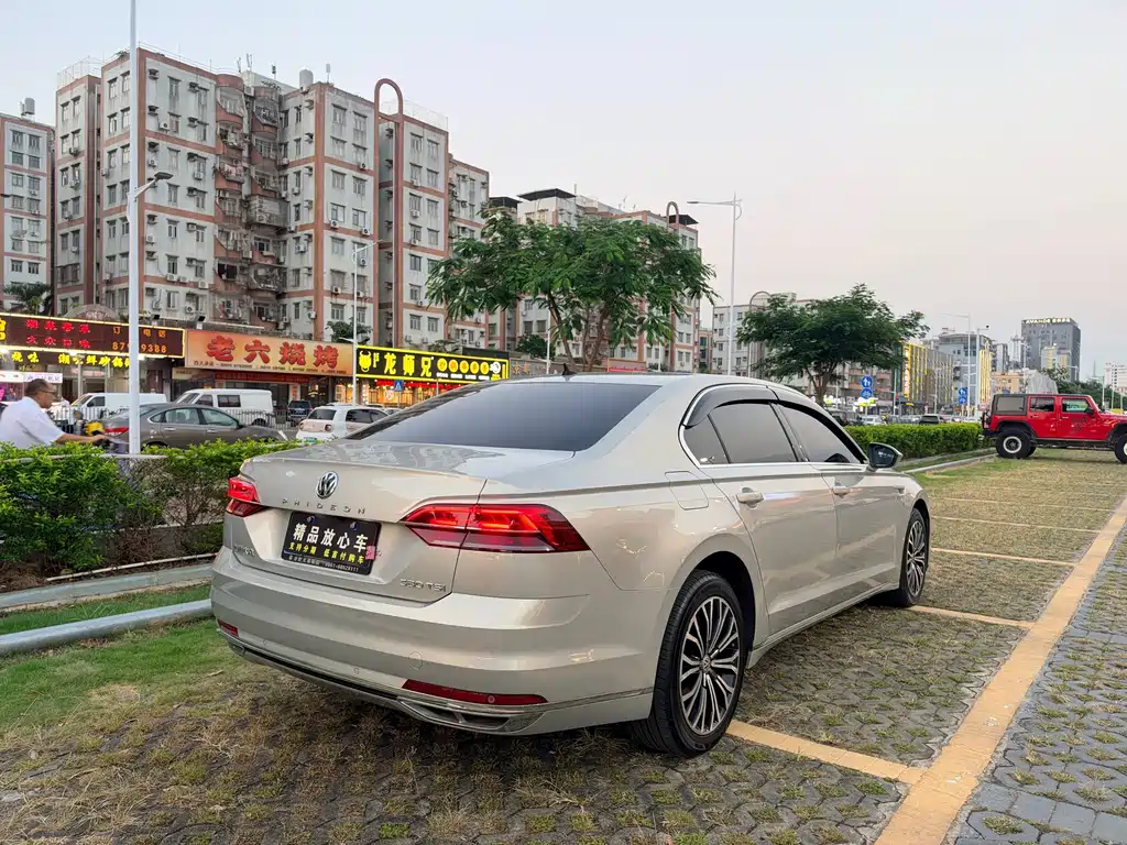 Volkswagen Phideon — миниатюра 6