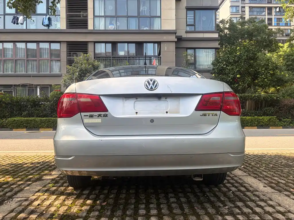Volkswagen Jetta — миниатюра 5
