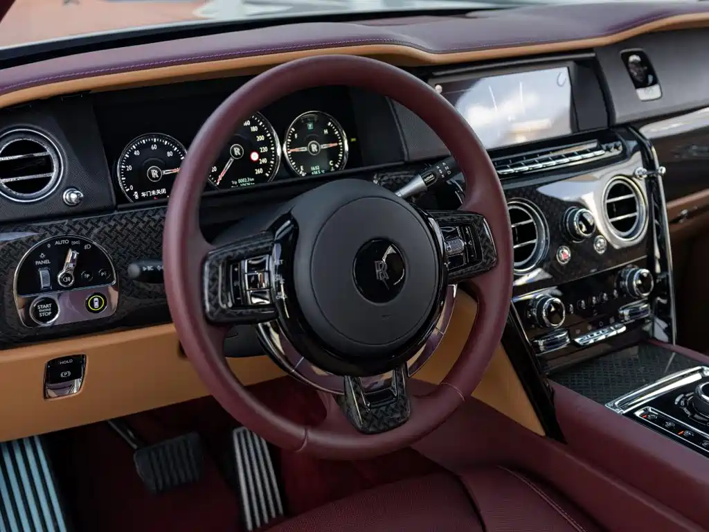 Rolls-Royce Cullinan — миниатюра 11