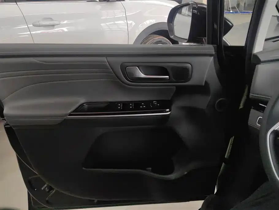 JAC Motors RUIFENG RF8 PHEV