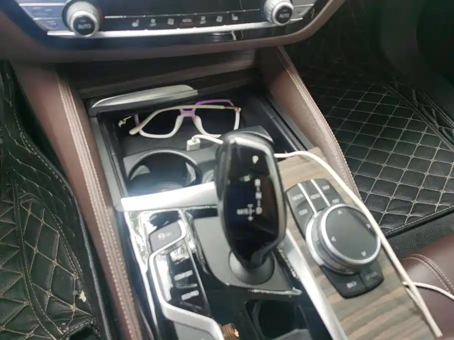 BMW 5 Series New Energy — миниатюра 16