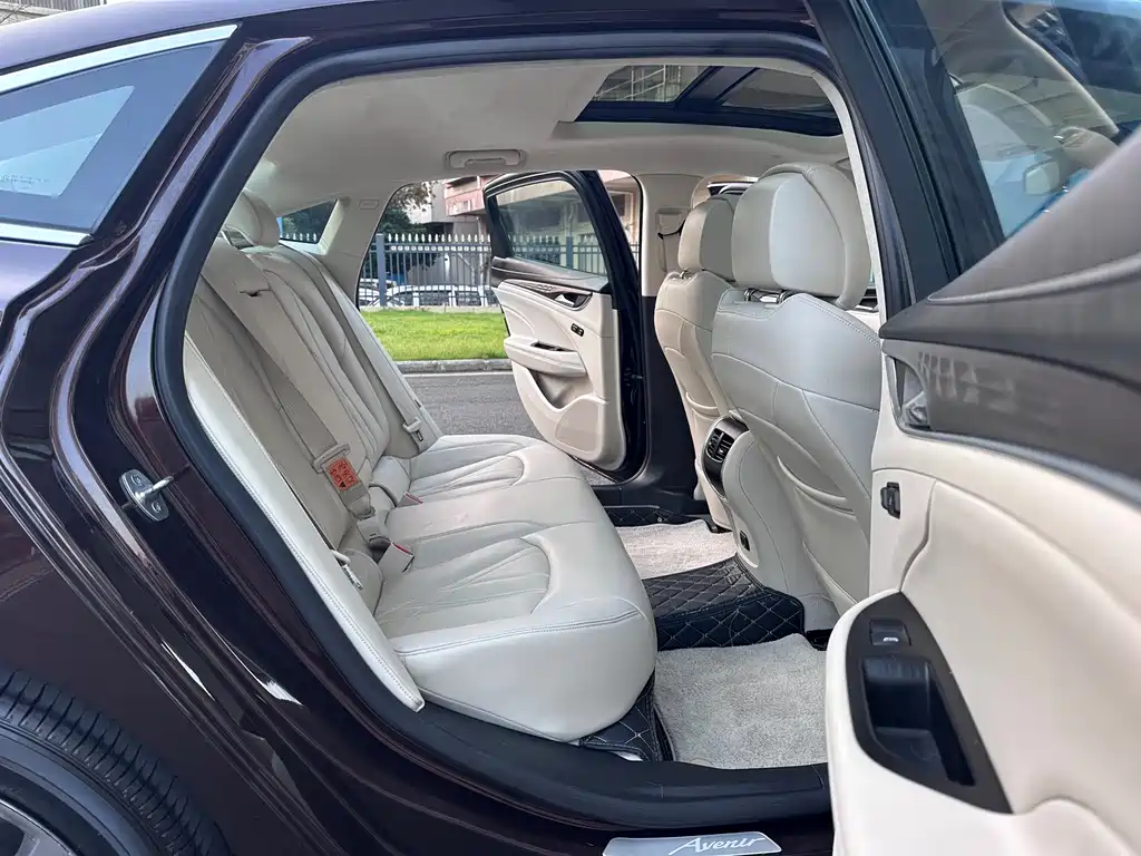 Buick LaCrosse — миниатюра 18