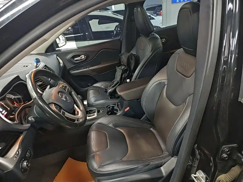 Jeep Cherokee — миниатюра 15