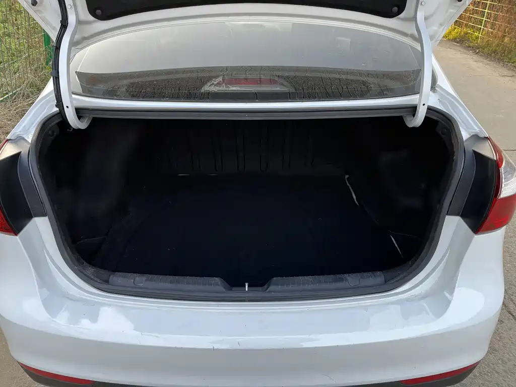 Kia K3 2016 1.6L MT GLS