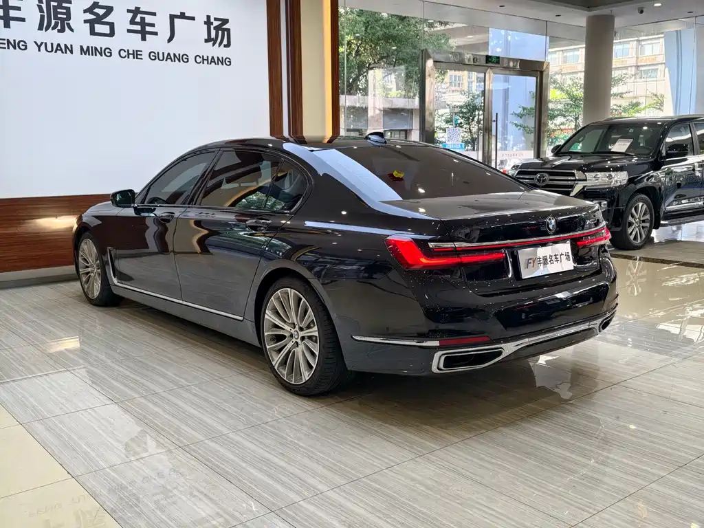 BMW 7 Series — миниатюра 29