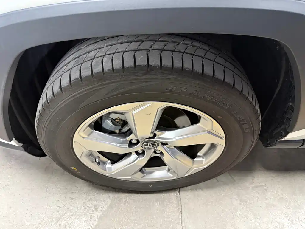 TOYOTA RAV4 RONGFANG