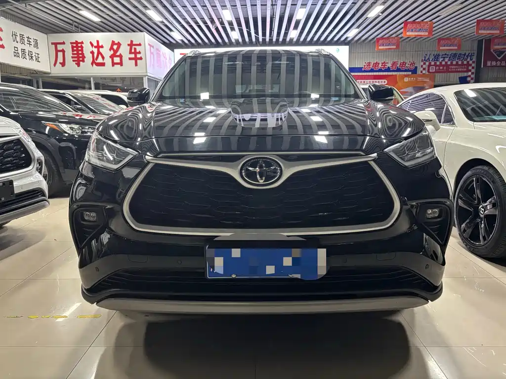 Toyota Highlander 2022 380T Luxury 7 мест