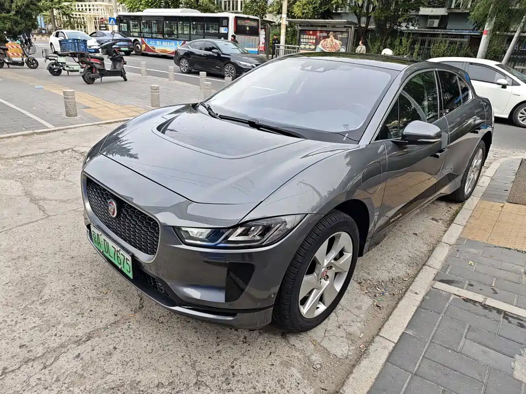 Jaguar I-PACE — миниатюра 4
