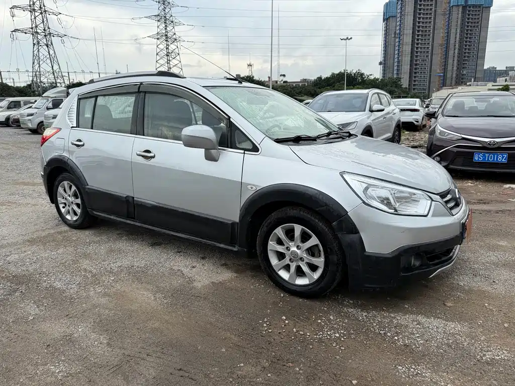 Venucia R50X — миниатюра 3