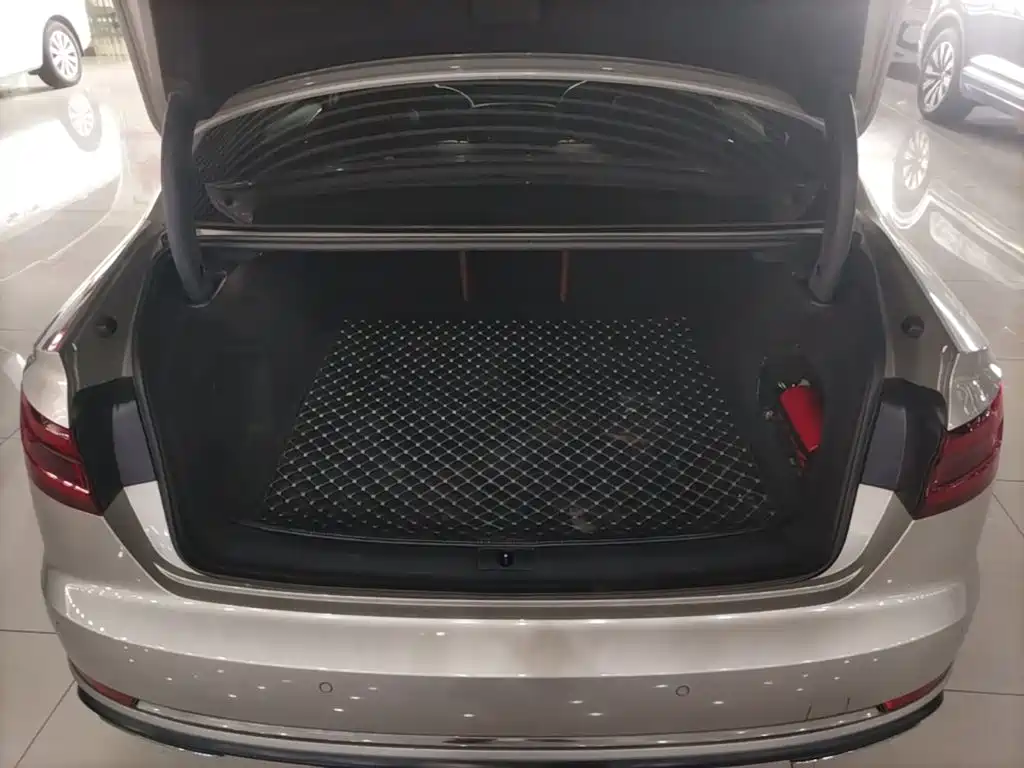 Audi A4L — миниатюра 19