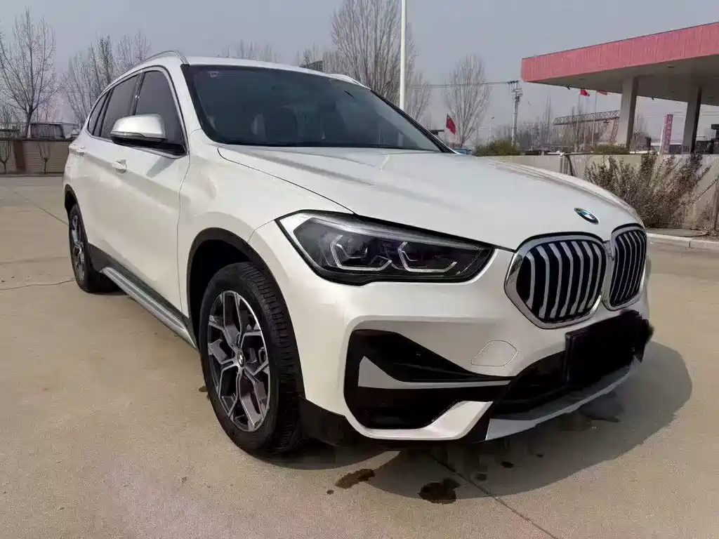 Купить BMW X1