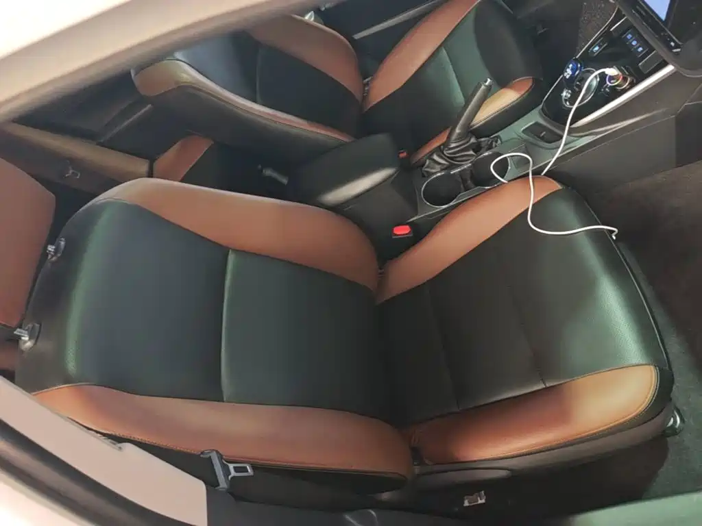 Toyota Corolla Hybrid — миниатюра 25