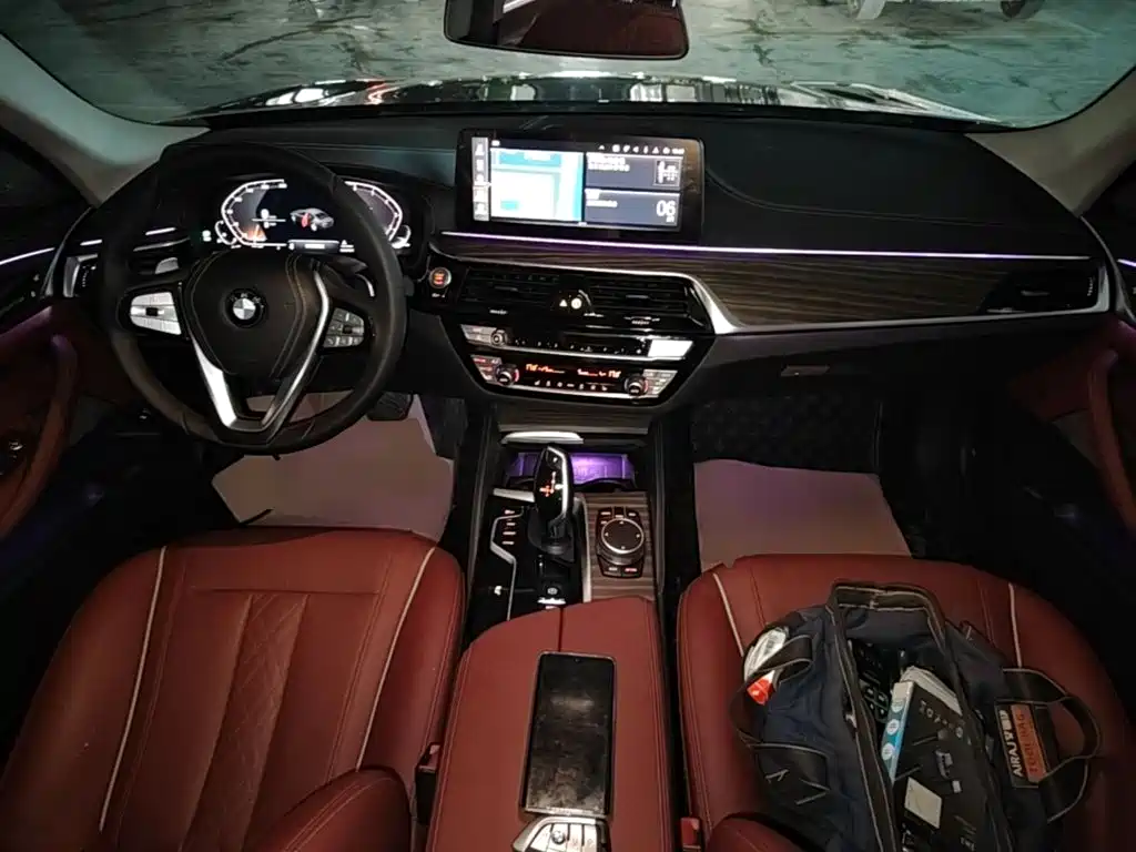 BMW 5 Series — миниатюра 10