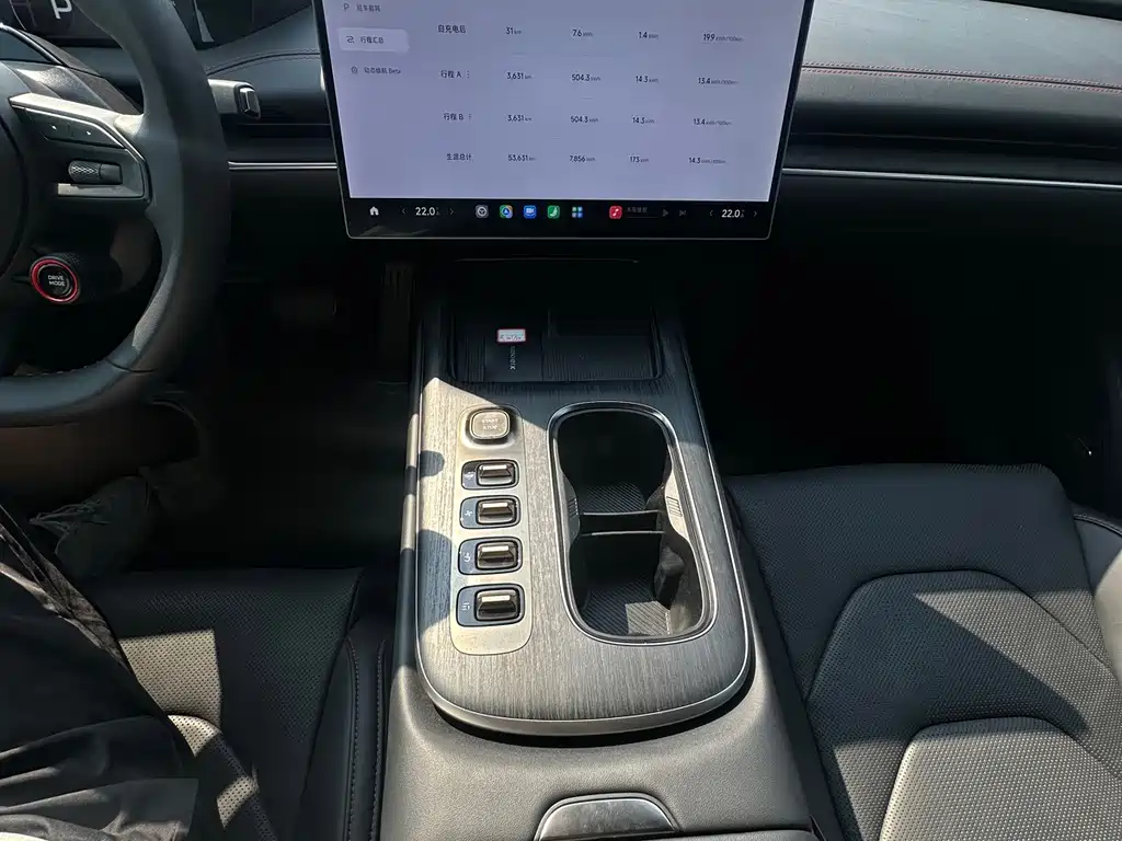 Xiaomi SU7 — миниатюра 12