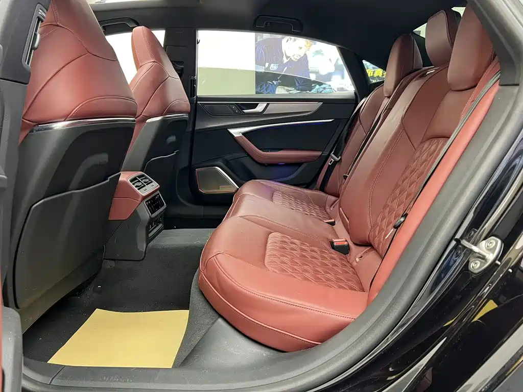 Audi A7L — миниатюра 39