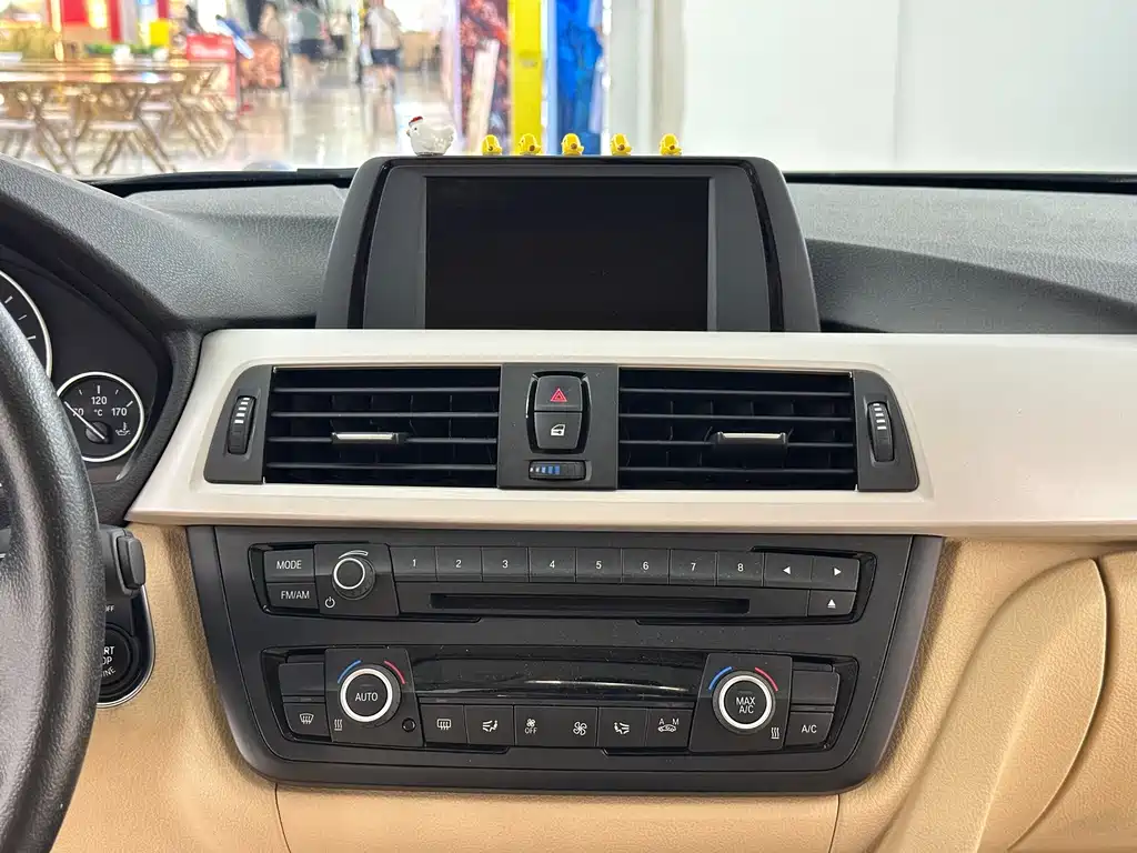 BMW 3 Series — миниатюра 16
