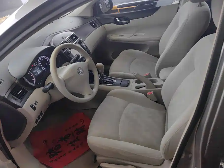Nissan Tiida — миниатюра 9