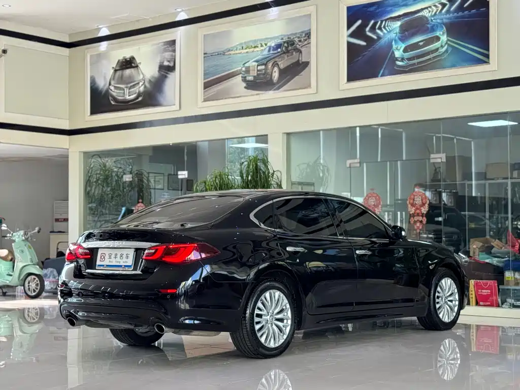 Infiniti Q70 — миниатюра 16