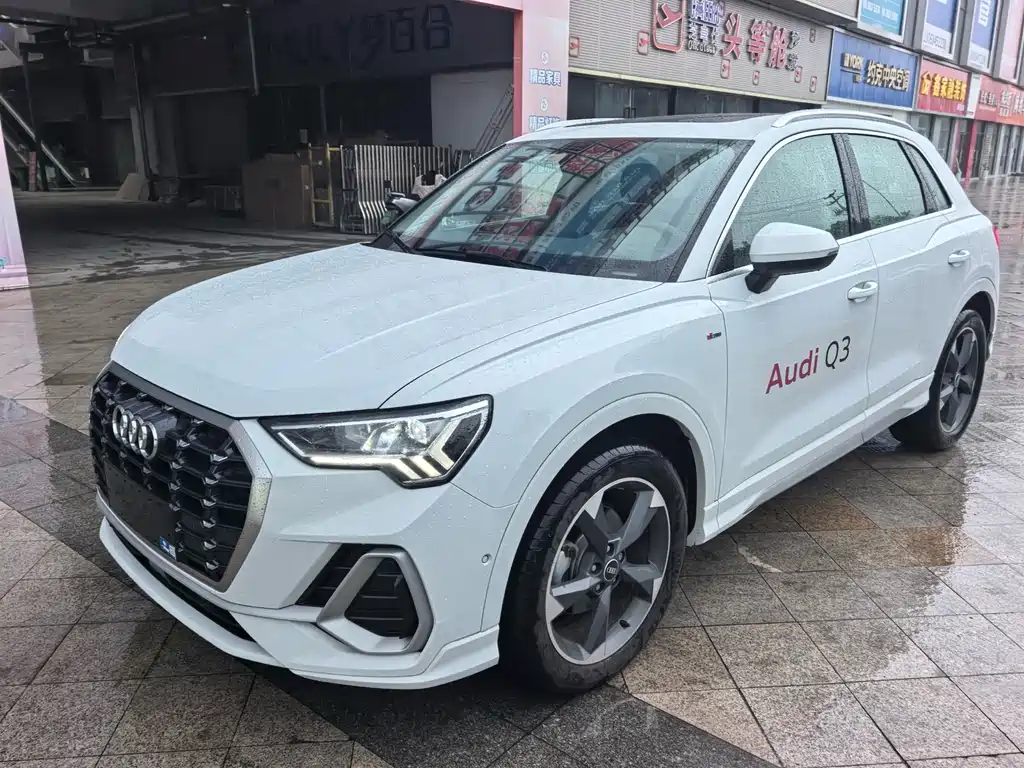 Купить Audi Q3