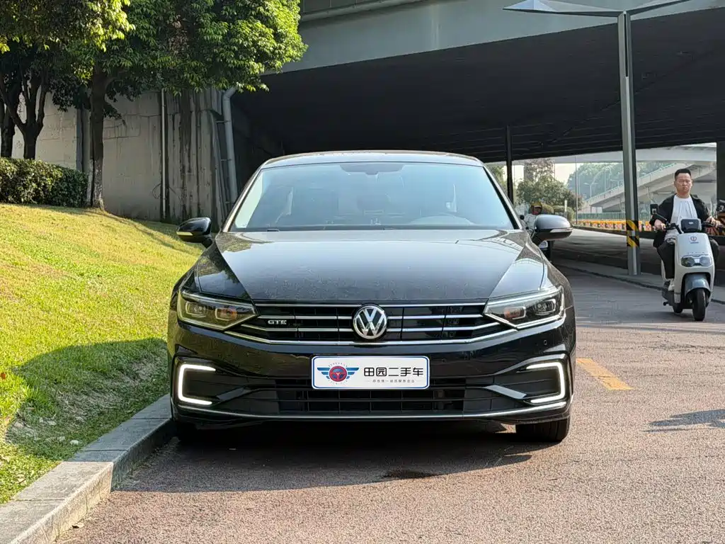 Volkswagen Magotan PHEV — миниатюра 2