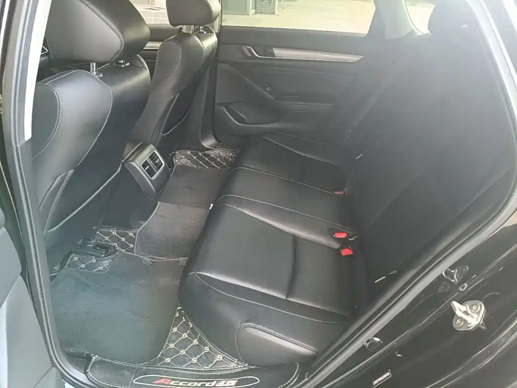Honda Accord — миниатюра 17