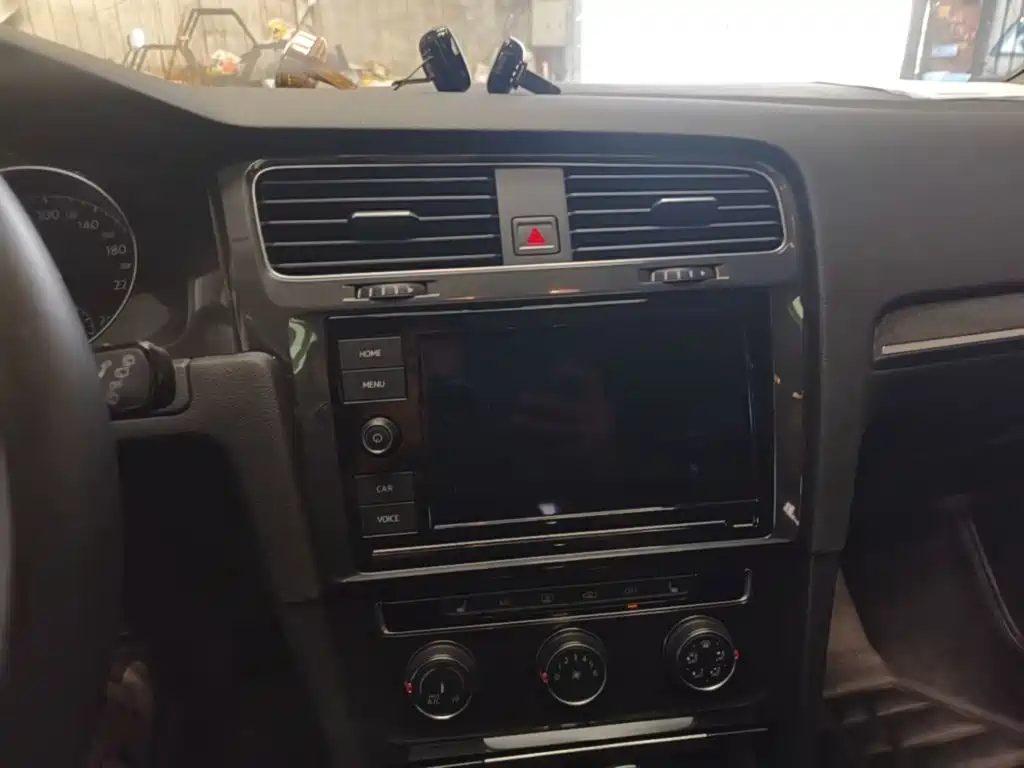 Volkswagen Golf — миниатюра 13