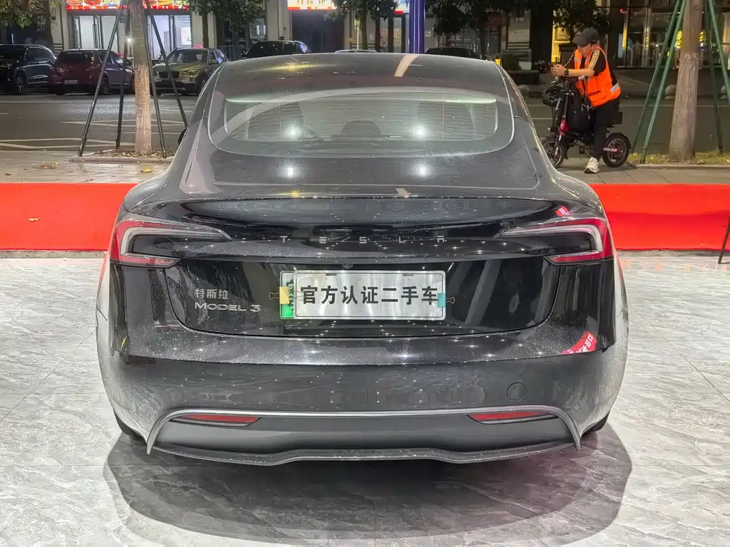 Tesla Model 3 — миниатюра 12