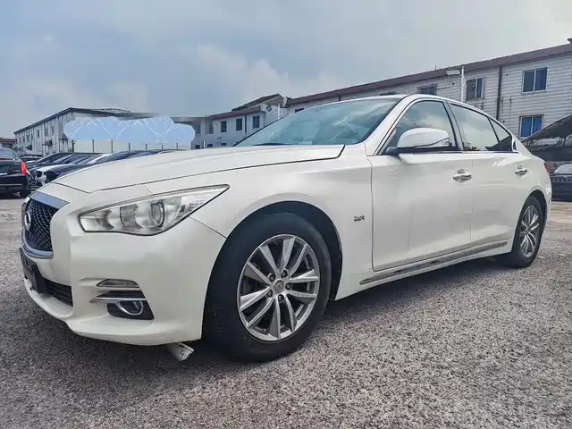 INFINITI  Q50L 2016