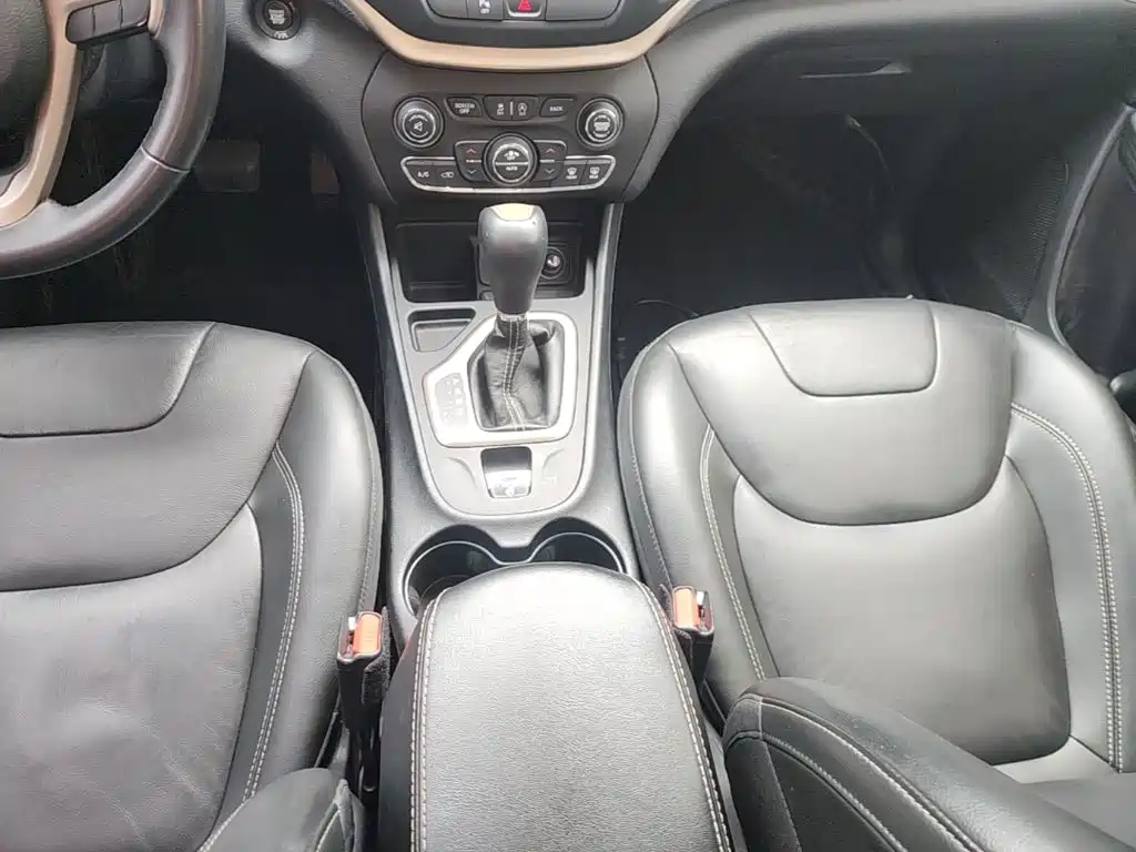Jeep Cherokee — миниатюра 14